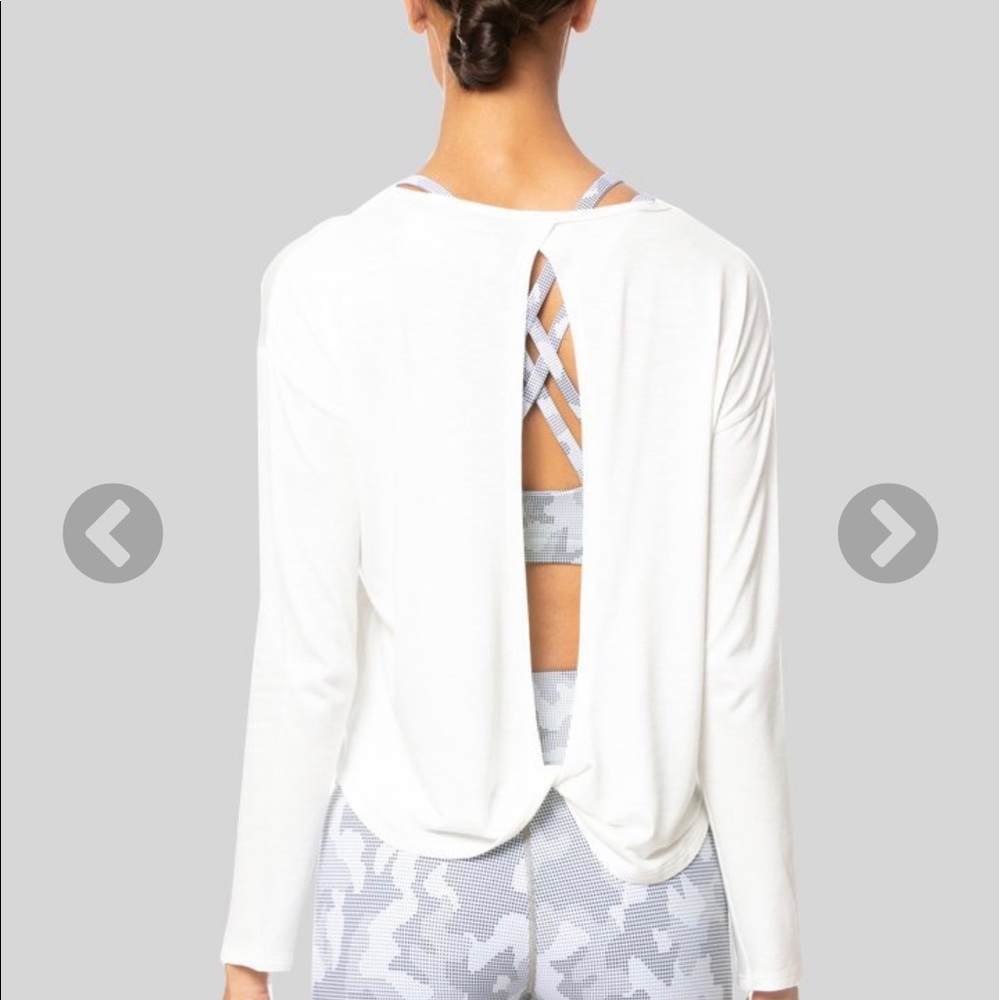Vie Active Alia Twist Top in White NWT